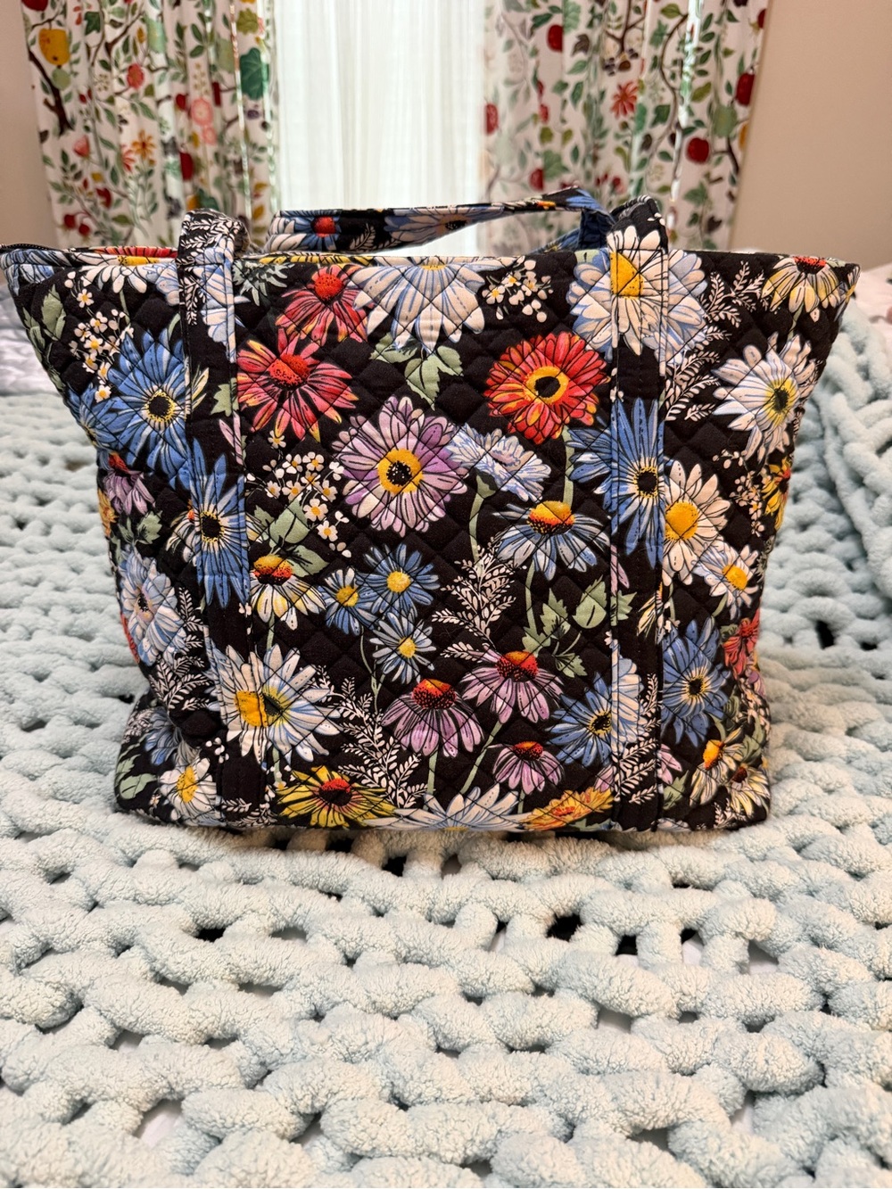 Vera Bradley Black Quilted Floral Tote with Multi-Color Blooms Great Condition - Picture 13 of 17